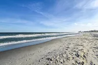 Walk to Surfside Beach: Studio w/ Covered Balcony - Wifi