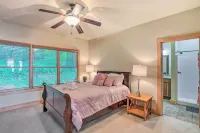 Getaway Chalet in Mars Hill w/ Hot Tub & Views! - Pet friendly