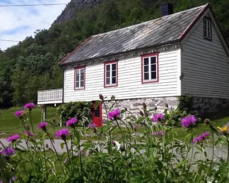Vollsnes Gjestehus Hotels in Stryn