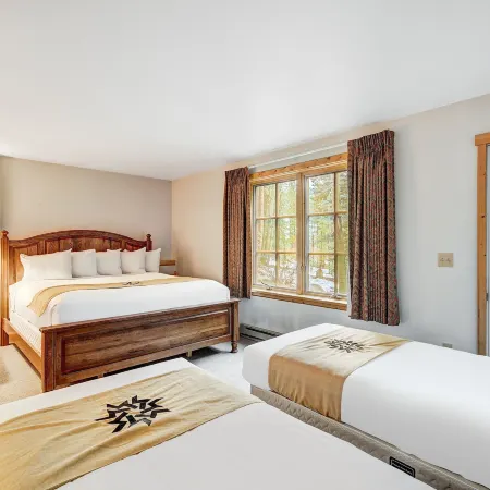 Beautiful 5Br Home at the Ranch - Kids Ski Free! Condo