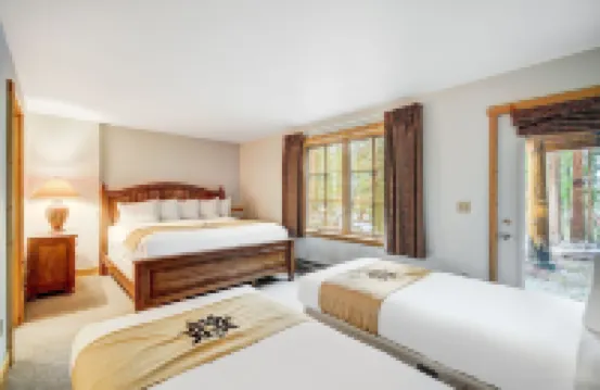 Beautiful 5Br Home at the Ranch - Kids Ski Free! Condo