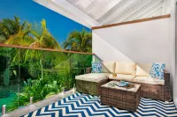 The Oasis at Grace Bay