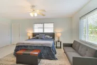 Waterfront Okeechobee Getaway w/ Backyard Dock! - 3 étoiles