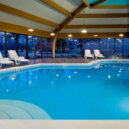 DoubleTree by Hilton Hotel Chicago - Arlington Heights