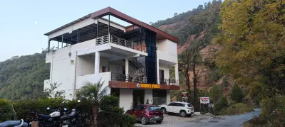 Sunny Pines Resort Hoteles cerca de Tip-in-Top Point