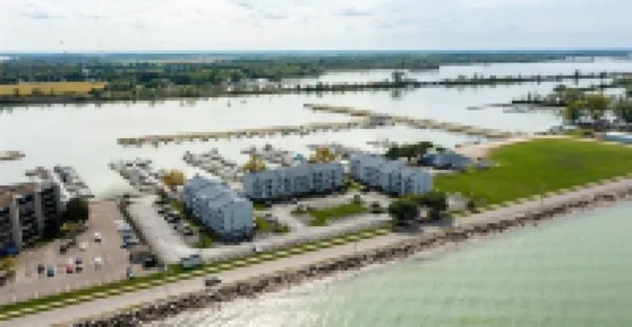 Port Clinton Paradise- 2 Bedroom Waterfront Condo:  Hot Tub, Sauna, Fire Pit