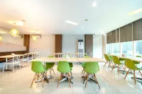 Max Hotel Panakkukang Makassar By LIFE - Frühstück