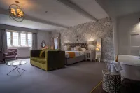 Stonehouse Court Hotel - A Bespoke Hotel Hotels in Fretherne with Saul