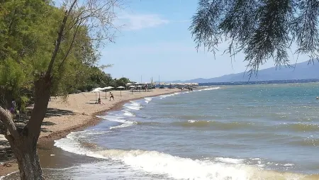 Eretria Seaview Retreat with Balcony & Style Отели в г. Халкида