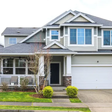 Spacious Kent Home Near SeaTac Airport w/ Patio