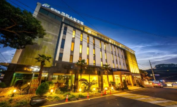 Cheonjiyeon Crystal Hotel