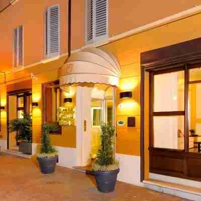 Phi Hotel Bologna Hotel Exterior