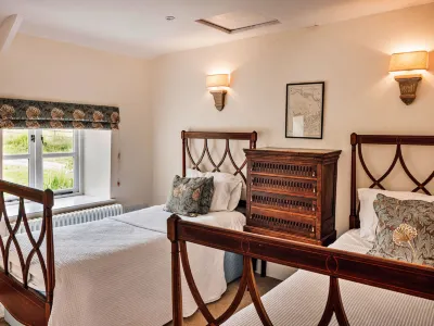 Beili Glas Cottage Hotel dekat Shire Hall