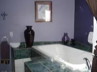 A Bed of Roses - Hot Tub
