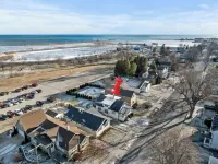 3-bedroom house in perfect Manitowoc Steps away from the beach of Lake Michigan.