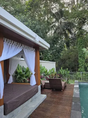 Tanah Wuk Villas Hotels near Pengempu Waterfall