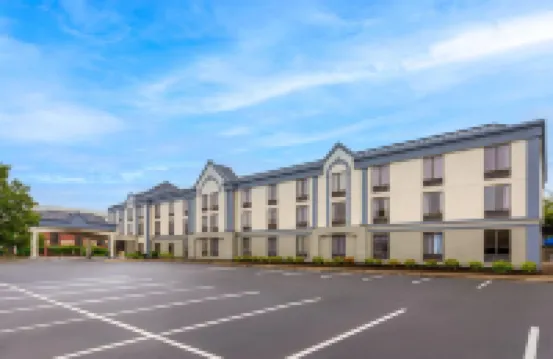 Wingate by Wyndham Greensboro/Coliseum Hotels in Guilford County