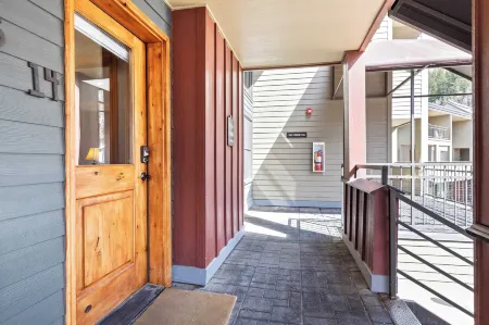 Cimarron Lodge 14 by AvantStay Ski-InSki-Out Property in Complex w Two Hot Tubs Permit3601