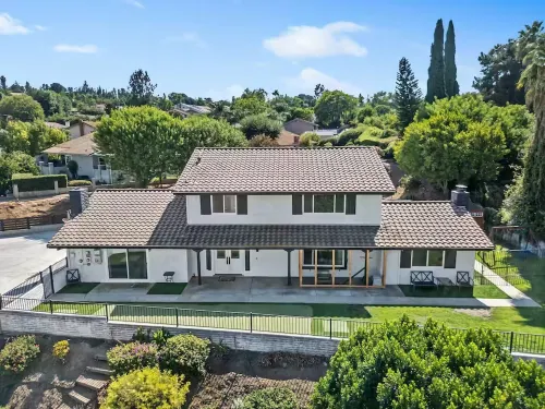 5BR Fun Haven: Pool, Mini Golf, Movie, Gameroom