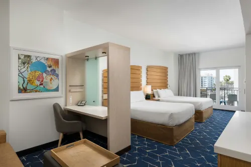 Marriott Oceanside Beach的SpringHill套房