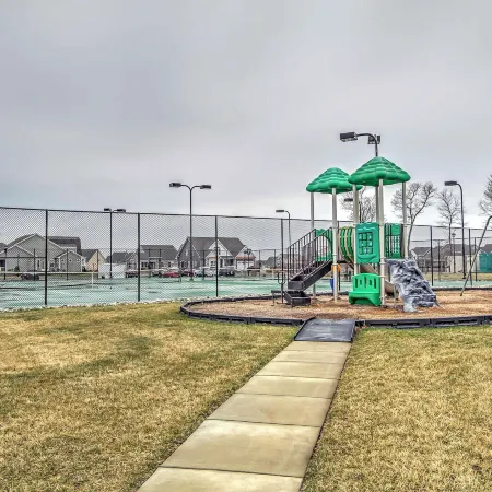 4 Mi to Bethany Beach: Townhome w/ Screened Porch