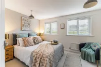River View Terrace - charming home with river views - availability for The Open Hotels in Coleraine