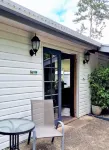 The Possum Pad Yungaburra Village. Walk to Restaurants, Historic Pub