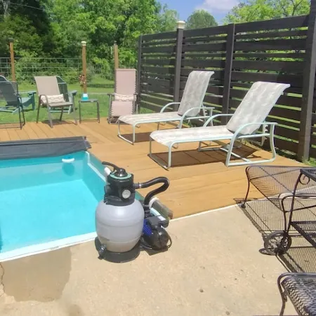 Vintage Restored Glamper - Unique Tiny Home w/ Plunge Pool & Patio Отели в г. Сент-Клэр