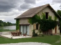 Château de Courtebotte Hotels in Saint-Jean-de-Blaignac