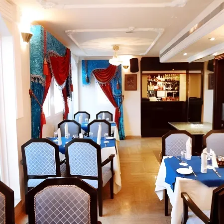 Marina Hotel Отели рядом с достопримечательностью «Qantab Beach»