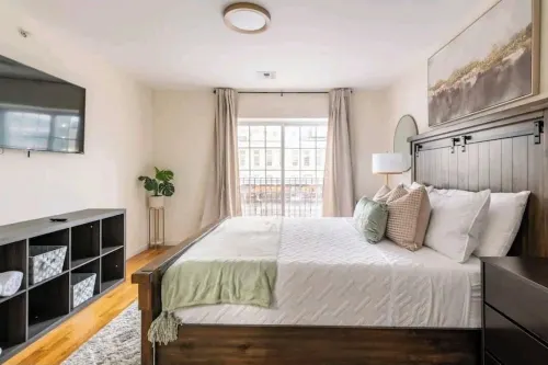 Lovely 2 bedroom/ Near EWR/ Free Parking