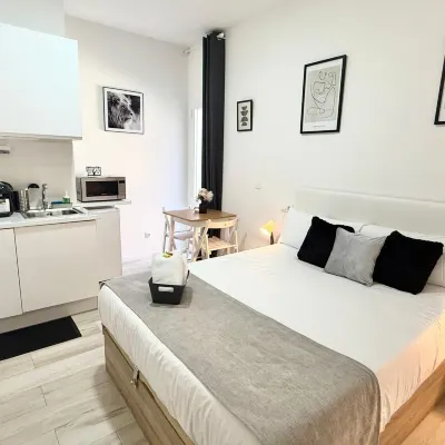 Oshun Cinco Torres Suites 西班牙四大樓商業區附近的飯店