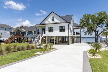 Water Front Get A Way