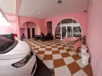 Srk Homestay Hotels in Ngasem