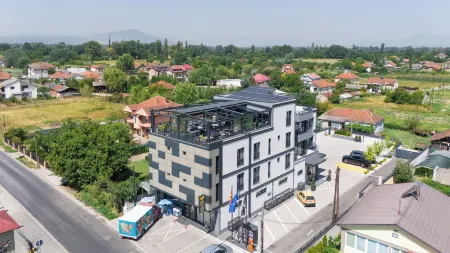 Nest Suites Отели в г. Петровец