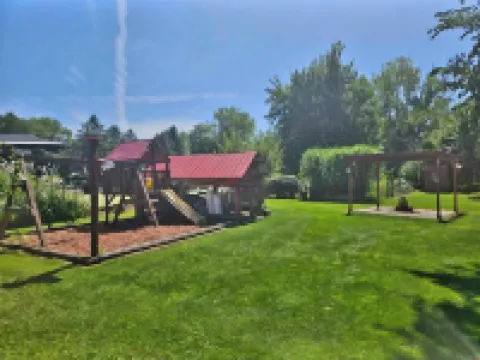 The Puckaway Place-Waterfront: Directly Across from Adeline's House of Cool!