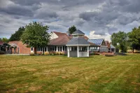 Lakehurst Park Hotels in Lillingstone Dayrell with Luffield Abbey