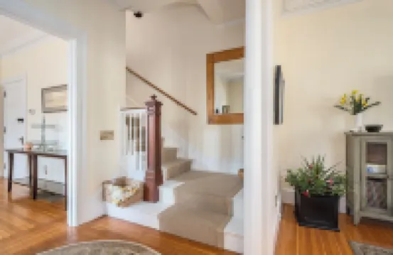 6Br w/ Parking Steps to Brown in College Hill