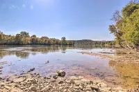 Modern Norfork House w/ Patio on White River! -  Privatzimmer