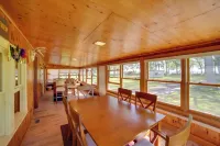 Cozy Cottage with 600 of Green Bay Frontage and Dock! - WiFi
