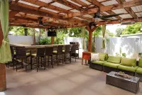 Cozy Villa Near Hard Rock Stadium