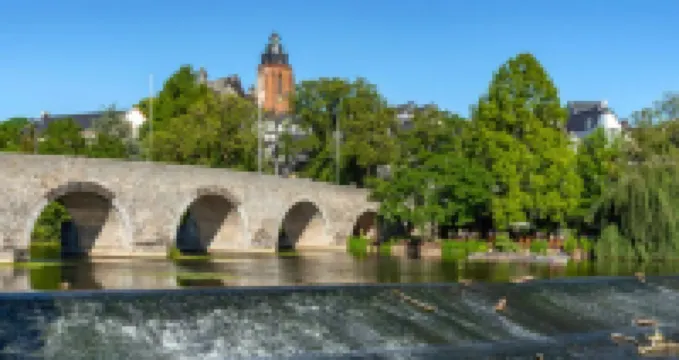 ADVENTURE luxury apartment located 1,6 km from Buderus Arena, ( Central Old Town )