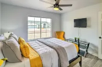 Group Getaway in Glendale < 1 Mi to Westgate! - 주차장