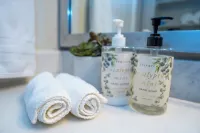 Waterfront w/ Heated Pool & FREE PKG