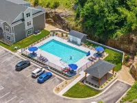 New! 3BR Condo, Private Hot Tub, Close to Strip