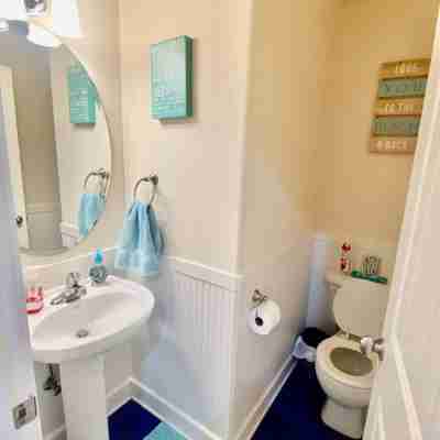 Cozy TownHouse 1/2 Block to Beach Access Rooms