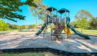 LakeItToTheLimit - New 4-bedroom, 4.5 bathroom home in Eufaula's Patriot Pointe