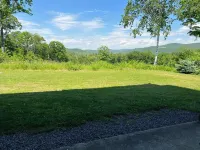 Entire private apartment suite in home with own entrance, views and private gym.