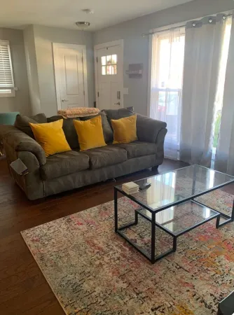 Charming 2-bedroom house with WiFi, AC in fabulous District Heights