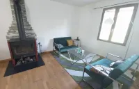 Detached house (120m²) with swimming pool, wood-burning stove, in quiet neighborhood. Hotels in Rochemaure